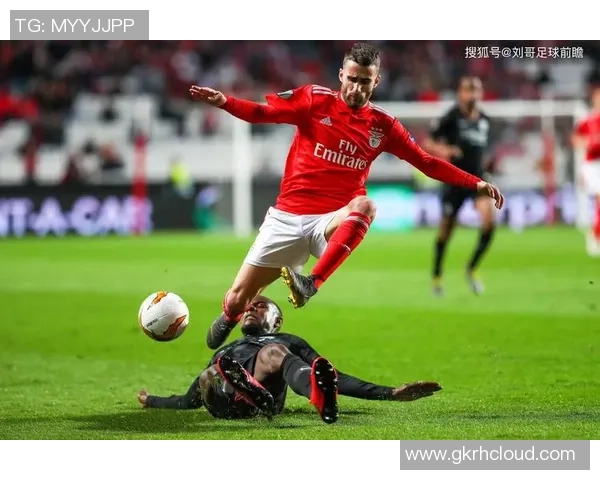 曼联与本菲卡欧冠对决精彩录像回顾与赛后分析