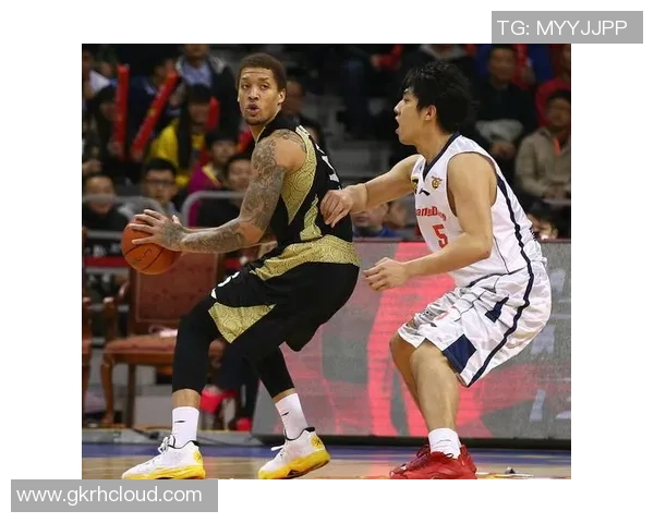 比斯利山东队对决广东队全力争胜精彩瞬间回顾与分析